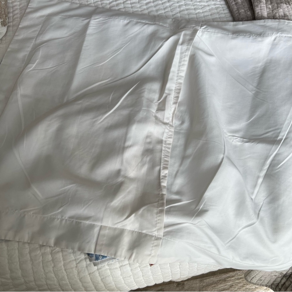 NWOT Set of 2 Indigo Blue and White Floral Pillow Shams, standard size - Picture 3 of 14